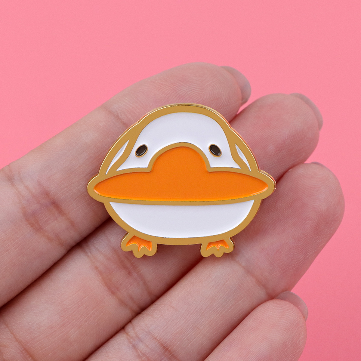 Cartoon Whale Soft Enamel Pin  - Tuxedo Lapel Pin 评论和价格