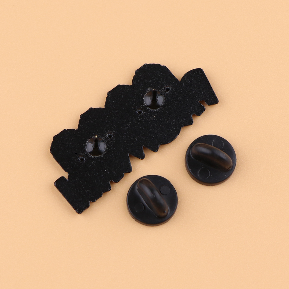 Pac-Man Game Brooch Pin Badge  - Tuxedo Lapel Pin 评论和价格